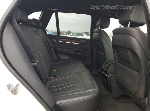 5UXKT0C3XH0V95827 2017 BMW X5 Белый Вид задней части салона