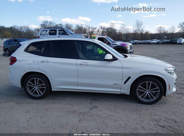 5UXTR9C54JLC78447 2018 BMW X3 White Widok wnętrza z tyłu