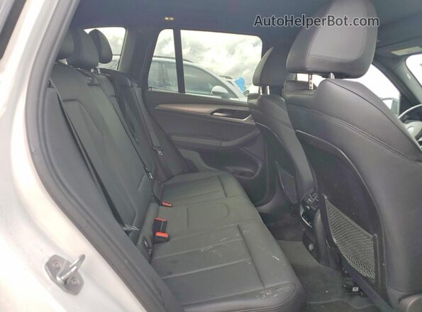 5UXTS3C54KLR72765 2019 BMW X3 White Widok wnętrza z tyłu