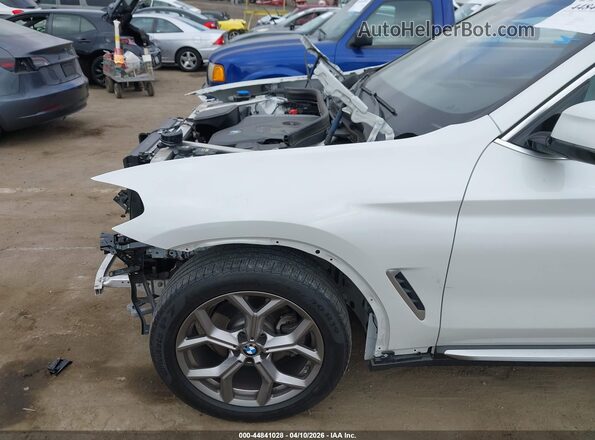 5UXTY3C02L9D67857 2020 BMW X3 White Widok z przodu