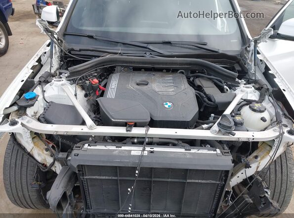 5UXTY3C02L9D67857 2020 BMW X3 White Widok z tyłu