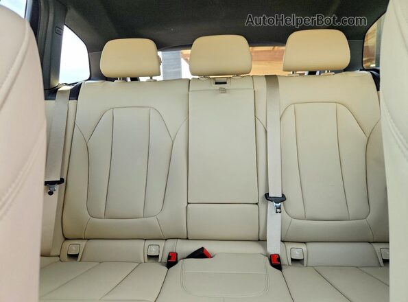 5UXTY3C02M9G87827 2021 BMW X3 Серебряный Вид задних сидений