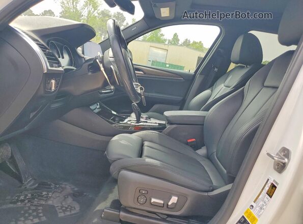 5UXTY5C01L9B75843 2020 BMW X3 White Widok wnętrza z przodu