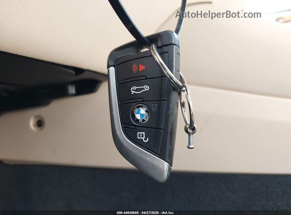 5UXTY5C05LLT33309 2020 BMW X3 Blue Widok deski rozdzielczej
