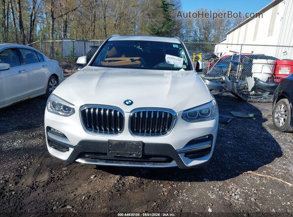 5UXTY5C07LLT38589 2020 BMW X3 Белый Вид задней части салона