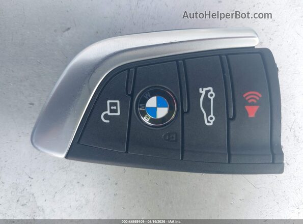 5UXTY9C02L9B25590 2020 BMW X3 Черный Вид панели приборов