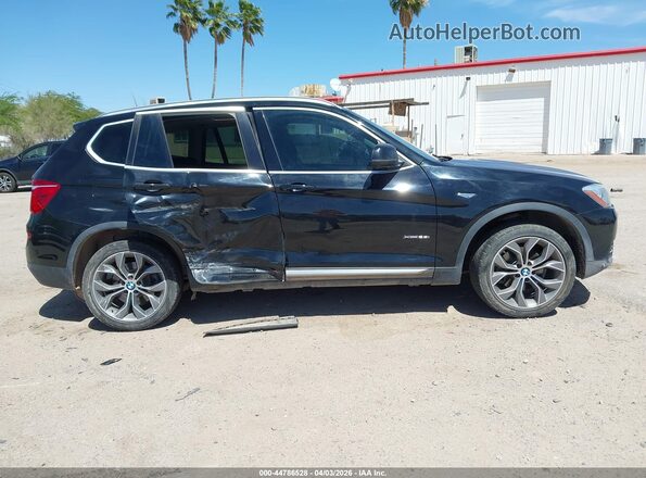 5UXWX9C35H0W72954 2017 BMW X3 Черный Вид задней части салона