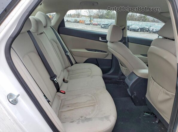 5XXGT4L39GG065425 2016 KIA OPTIMA White Հետևի նստատեղերի տեսք