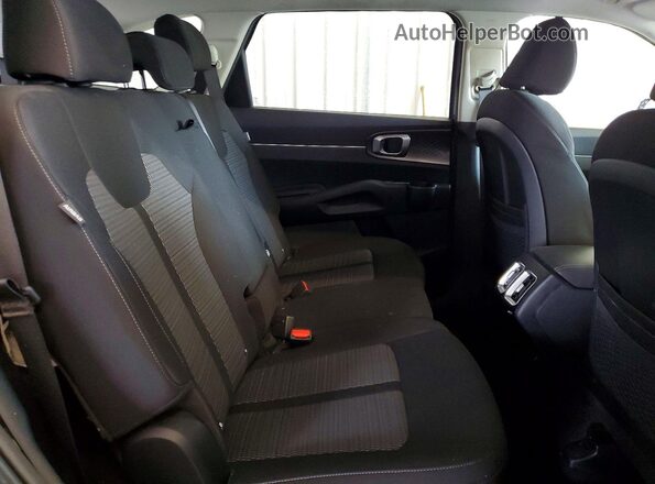 5XYRG4JC8RG293575 2024 KIA SORENTO Gray Vista interior trasera