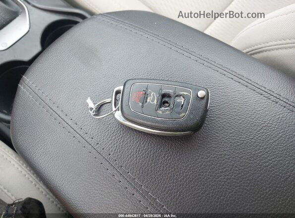 5XYZUDLB5GG312366 2016 HYUNDAI SANTA FE SPORT Белый Вид панели приборов