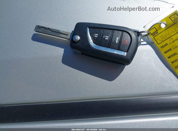 5YFEPMAE8MP251024 2021 TOYOTA LL Серебряный Вид панели приборов