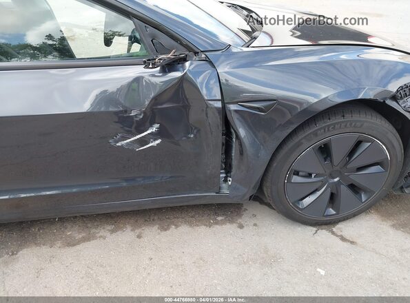 5YJ3E1EA3SF043385 2025 TESLA MODEL 3 Серый Вид спереди
