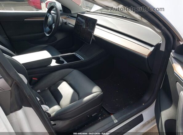 5YJ3E1EB2NF172215 2022 TESLA MODEL 3 Белый Вид салона спереди