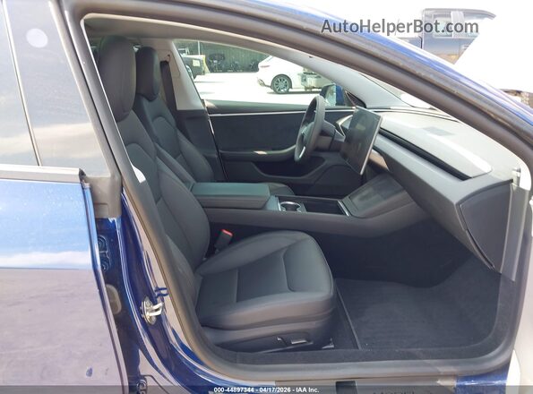 5YJ3E1EB4RF833863 2024 TESLA MODEL 3 Синий Вид салона спереди