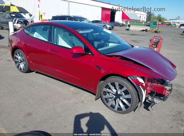 5YJ3E1EB4SF904386 2025 TESLA MODEL 3 Красный Передняя правая четверть