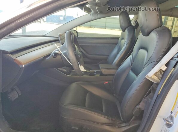 5YJ3E1EB5KF512341 2019 TESLA MODEL White Widok wnętrza z przodu