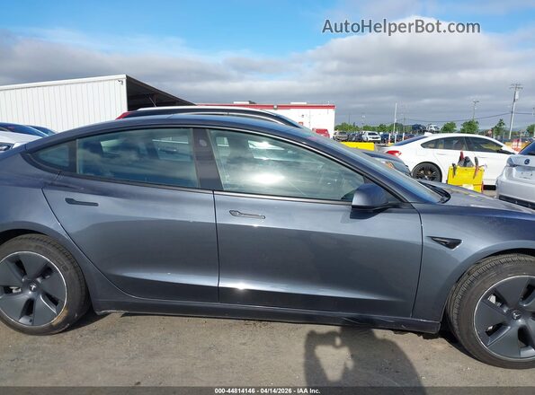 5YJ3E1EB5NF299749 2022 TESLA MODEL 3 Серый Вид задней части салона