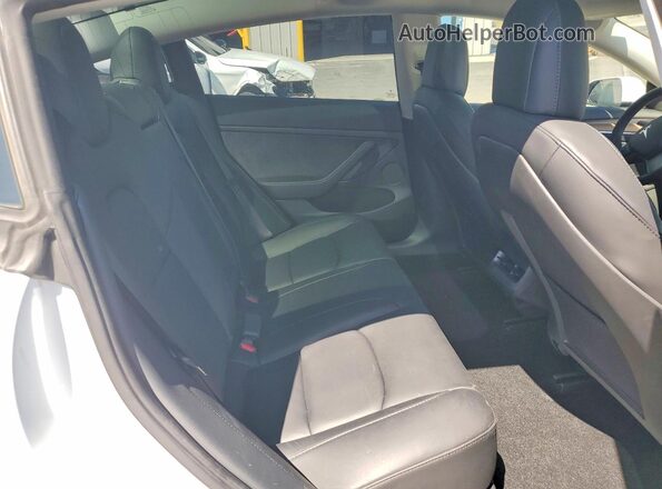 5YJ3E1EB9NF327665 2022 TESLA MODEL White Rear seats view