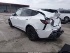 2021 Tesla Model Y Long Range Dual Motor All-wheel Drive White vin: 5YJYGDEE1MF152029