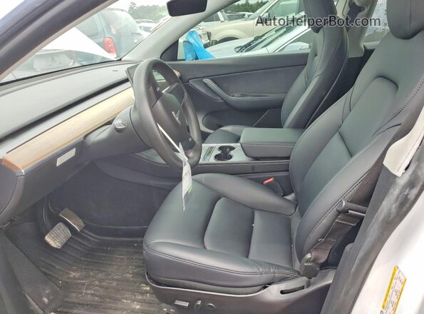 5YJYGDEE2MF279873 2021 TESLA MODEL White Vista interior delantera
