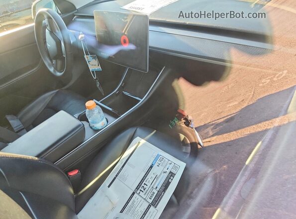 5YJYGDEE7LF054685 2020 TESLA MODEL Белый Вид панели приборов