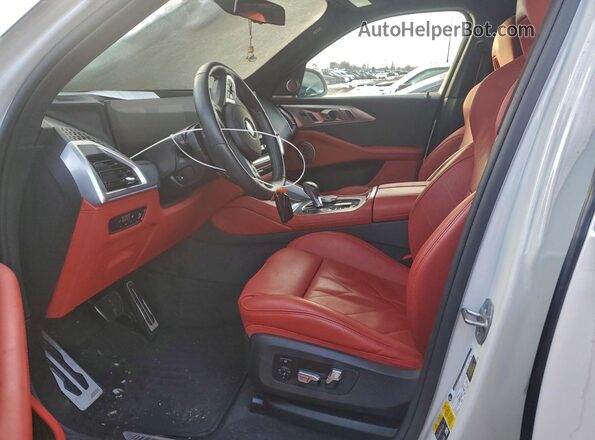 5YM23CS08P9S69925 2023 BMW OTHER White Vista interior delantera