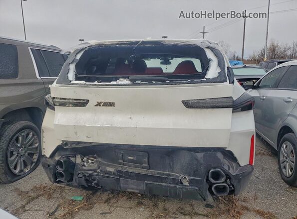 5YM23CS08P9S69925 2023 BMW OTHER White Vista trasera