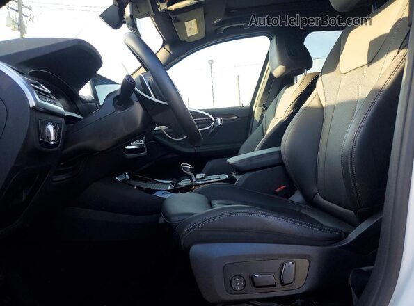 5UX43DP02R9V93468 2024 BMW X3 White Widok deski rozdzielczej