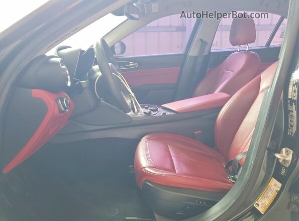 ZARFAEBN1J7593122 2018 ALFA ROMEO GIULIA Черный Вид панели приборов