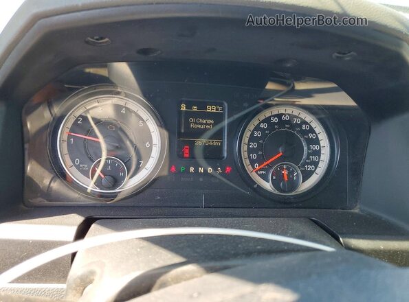 1C6RR6TT1KS561652 2019 RAM 1500 Серебряный Вид задних сидений