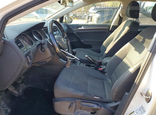 3VW717AU3JM768198 2018 VOLKSWAGEN GOLF Белый Вид салона спереди