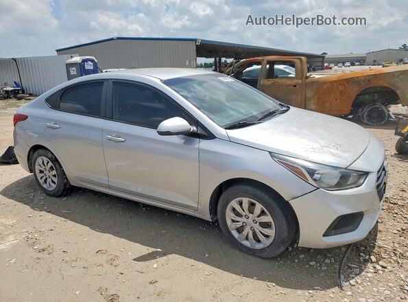 3KPC24A34JE018470 2018 HYUNDAI ACCENT Серебряный Вид спереди