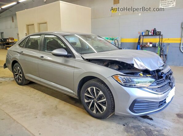 3VW5M7BU8RM090623 2024 VOLKSWAGEN JETTA Серебряный Вид спереди