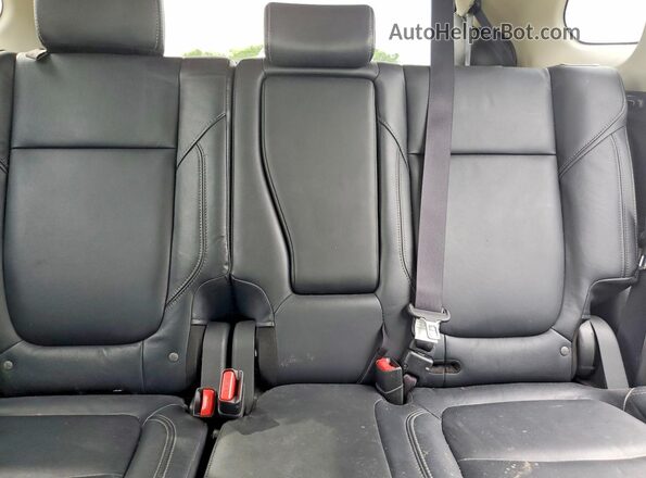 JA4JZ4AX4LZ016466 2020 MITSUBISHI OUTLANDER White Widok wnętrza z tyłu