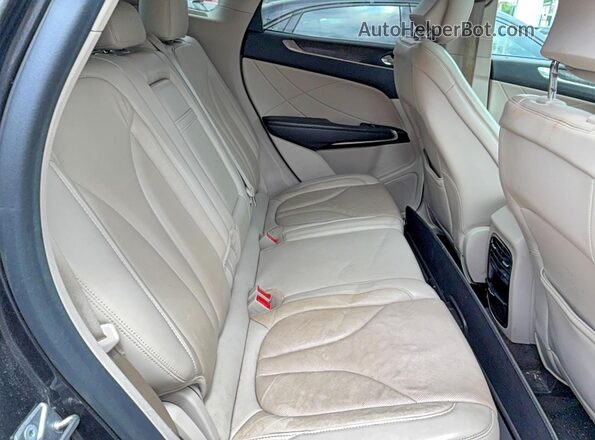 5LMCJ3C92HUL36106 2017 LINCOLN MKC Серый Вид салона спереди