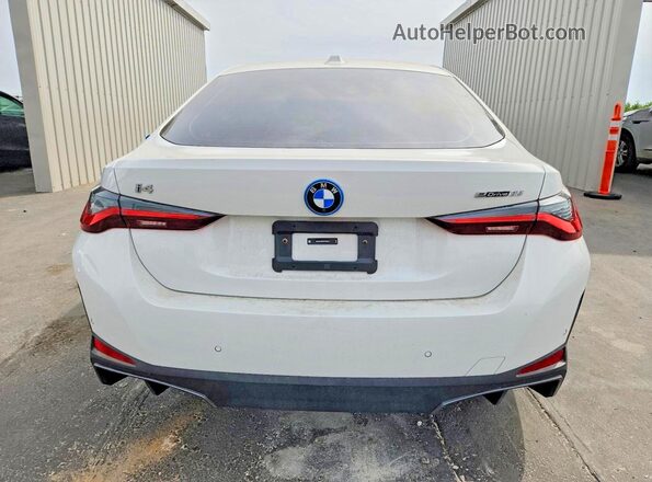 WBY43AW02RFS65016 2024 BMW I4 White წინა სალონის ხედი