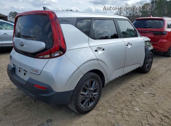 KNDJ23AU0M7794822 2021 KIA SOUL Silver Delantero derecho