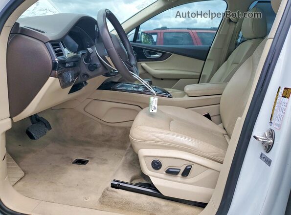WA1LHAF74HD039737 2017 AUDI Q7 White Widok deski rozdzielczej