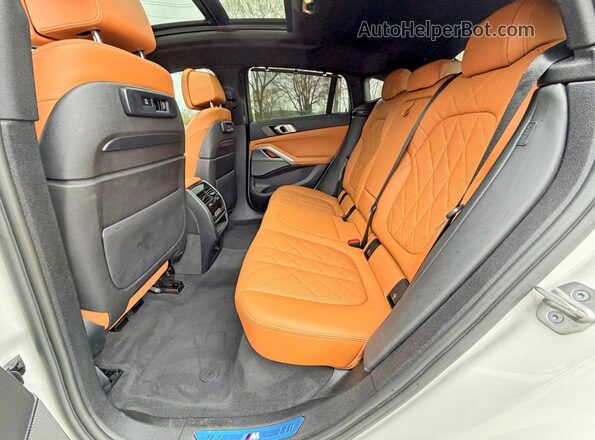 5UXCY6C05P9P51197 2023 BMW X6 Белый Вид салона спереди