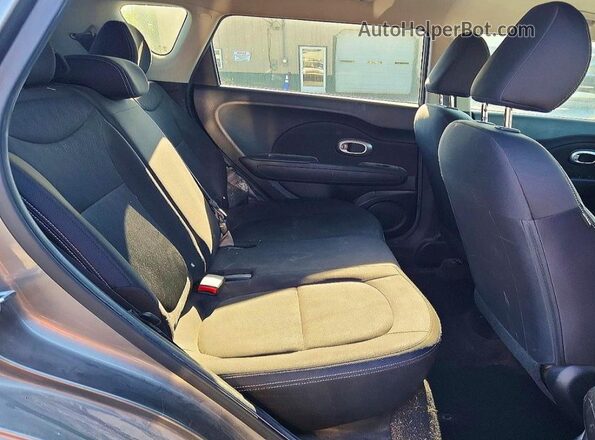 KNDJN2A26G7239040 2016 KIA SOUL Серый Вид задней части салона