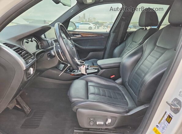 5UXTR7C53KLE93453 2019 BMW X3 Белый Вид панели приборов