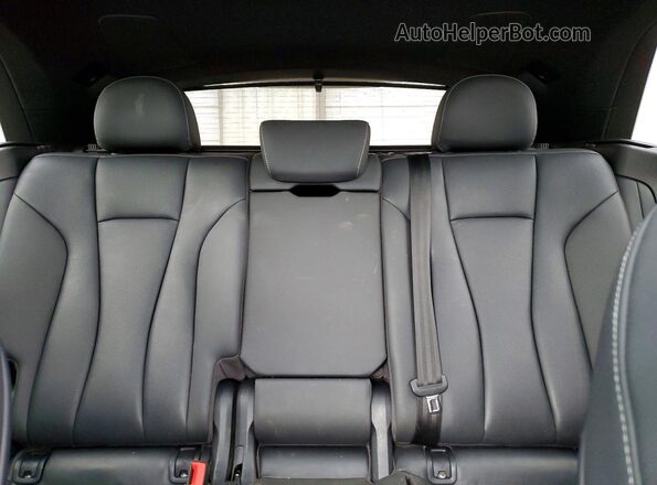 WA1FVBF10KD026871 2019 AUDI Q8 Черный Вид задней части салона