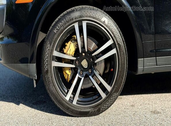 WP1AA2A21HKA86947 2017 PORSCHE CAYENNE Черный Вид подкапотного пространства