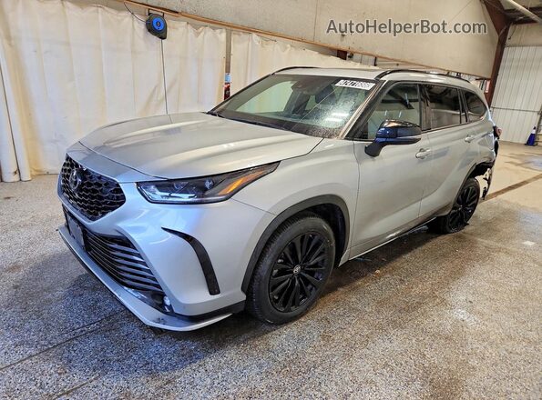 5TDKDRBH4SS577635 2025 TOYOTA HIGHLANDER Серебряный Передняя левая четверть