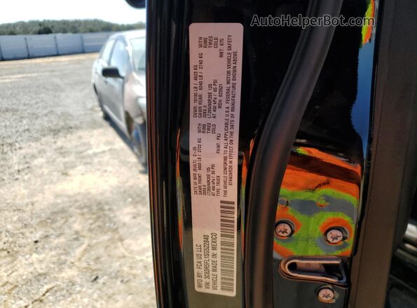 3C63R5FL1SG522840 2025 RAM 2500 Черный Панорамный вид салона 360°
