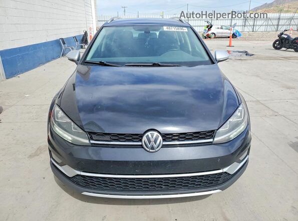 3VWH17AU3JM759439 2018 VOLKSWAGEN GOLF Черный Вид спереди