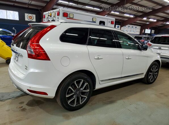 YV449MRR1H2122654 2017 VOLVO XC60 Белый Передняя правая четверть