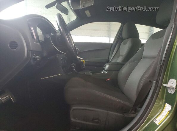 2C3CDXBG7JH227112 2018 DODGE CHARGER Зеленый Вид панели приборов