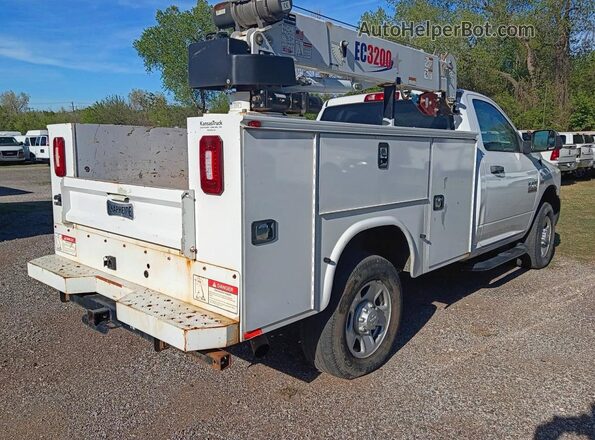 3C7WR3AJ7JG220535 2018 RAM 3500 Белый Передняя правая четверть