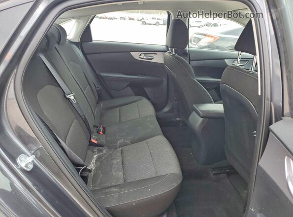 3KPF24AD7NE500300 2022 KIA FORTE Gray Widok wnętrza z tyłu